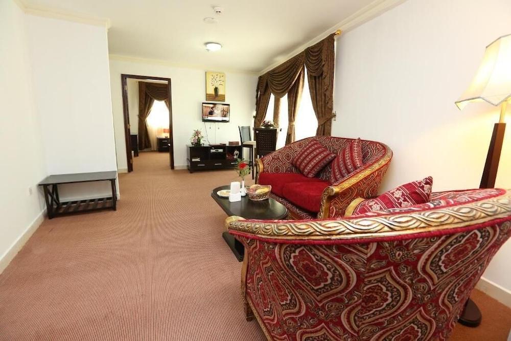 La Villa Palace Hotel Doha Exterior photo